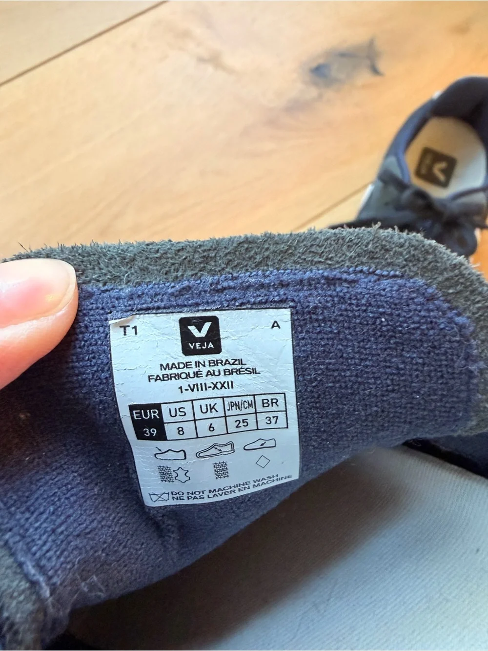 Veja black Sneakers sz 8